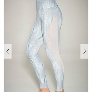 AURUM PASSION MESH INSERT LEGGING (STEEL SCALES)XS